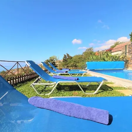 Santa Cruz With Private Heated Pool * Santa Cruz (Madeira)