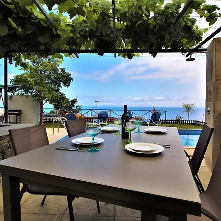 Santa Cruz With Private Heated Pool Villa